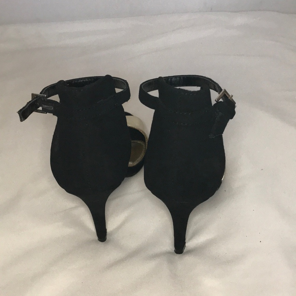 High Heels - Picture 5 of 5